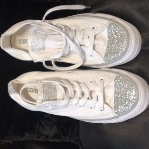 Woman's Converse ALL STAR white glitter Size 7 US